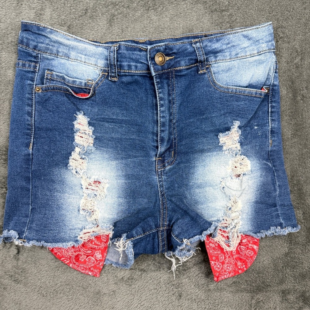 Distressed Denim‎ Shorts Red Bandana Accents Juniors Size 11/30 Blue